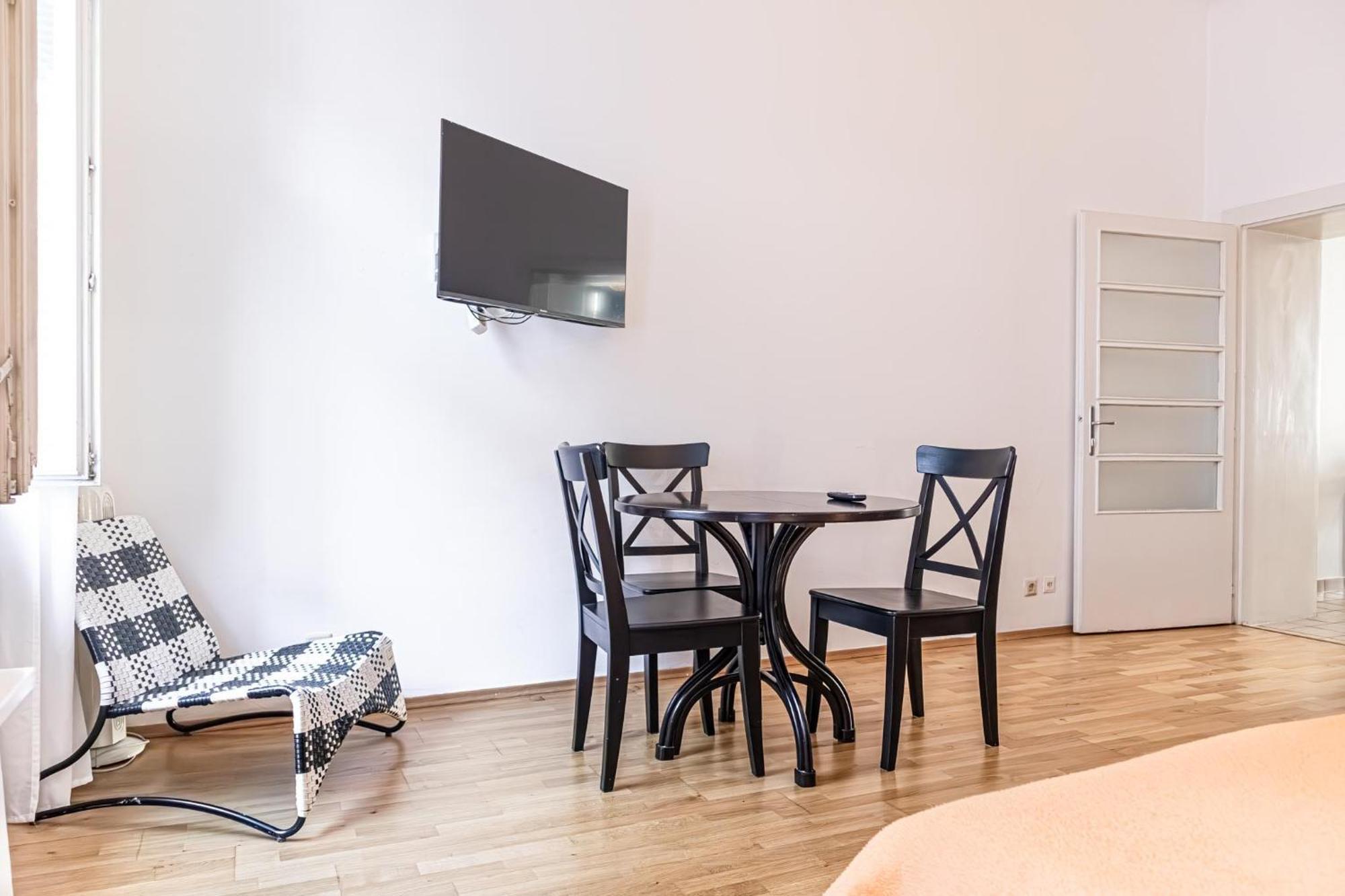 Apartment Elegance 2 Bedroom At Vienna's Vibrant Center